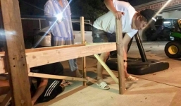 Vắng Nhã Phương, nửa đêm Trường Giang cần mẫn làm cầu để 'cưới vợ' Tây