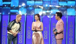 Midu gặp sự cố trang phục kém duyên trên sóng truyền hình