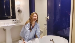 Khoe ở khách sạn đẳng cấp, nhan sắc Midu lại gây chú ý