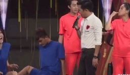 Mạc Văn Khoa ngượng 'chín mặt' vì sự cố tế nhị trước khán giả