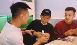 Danh hài Hoài Linh ngượng ngùng khi bị đàn em phát hiện mang theo cá khô