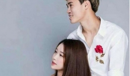 Bạn gái Văn Toàn để mặt mộc, nhan sắc khiến ai cũng bất ngờ