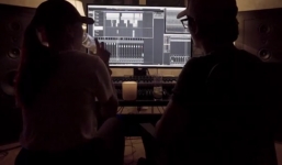 Không phải Đàm Vĩnh Hưng, Mỹ Tâm lộ clip bên người đàn ông giấu mặt gây tò mò