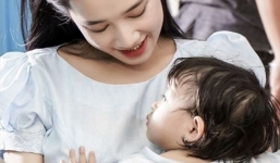 Nhã Phương lộ ảnh ôm bé gái, cư dân mạng nhận xét giống Trường Giang