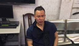 Hình ảnh Vũ Khắc Tiệp bị bắt, ngồi thất thần trong đồn công an gây xôn xao