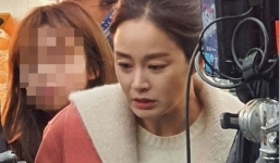 Kim Tae Hee bị chụp lén: Nhan sắc khiến ai nấy giật mình