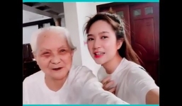 Vợ Lý Hải đứng hình trước câu nói của mẹ chồng: Nghe mà nghẹn ngào 