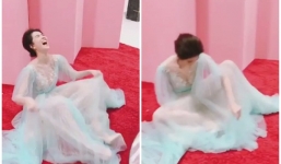 Diện áo gợi cảm, Ngọc Trinh gây chú ý với tư thế tạo dáng khó hiểu