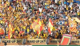 Lần đầu tiên, giải bóng đá lớn nhất Việt Nam sẽ thi đấu không khán giả vì virus corona