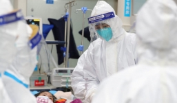 Vụ 'nghi thả nhầm' bệnh nhân từ Vũ Hán về Mỹ: 2 lần âm tính, lần thứ 3 dương tính