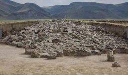 Tưởng bãi đất hoang, ai ngờ kho báu toàn vàng, bên trong mới 'thật bất ngờ'