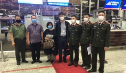 Tin tức pháp luật 24h: Vào chốt 141, tự tin cười tươi trò chuyện, vẫn bị lộ hàng cấm