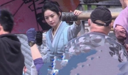 Loạt ảnh chụp lén Triệu Lệ Dĩnh trong ngày trở lại: Nhan sắc mới gây chú ý