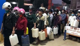 Tin tức kinh doanh 24h: Xăng dầu không thiếu, người dân không mua tích trữ