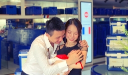 Ái nữ nhà Minh Nhựa đầy tháng quý tử, bố mẹ chồng tặng quà 'khủng'
