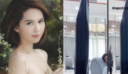 Ngọc Trinh livestream vô tình để lọt chân dung người nghi bạn trai đang nằm trong phòng