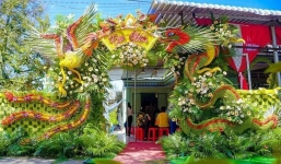 Xôn xao cổng cưới rồng phượng hoành tráng ở miền Tây, giá trị mới gây tò mò