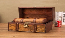 Dọn nhà cũ, cặp vợ chồng đổi đời nhờ tìm thấy chiếc hộp đựng báu vật trăm tỷ đồng