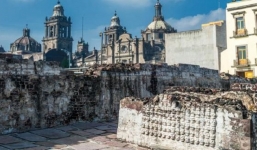 Mở cửa 'mật thất' cổ bị chôn vùi dưới ngôi đền, phát hiện bí mật hàng trăm năm 