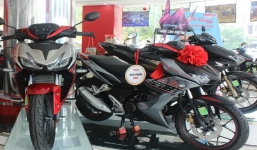Giá xe Honda Winner X ngày 16/10: Lao dốc, giảm giá không phanh lún sâu trong bế tắc