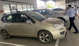 Kia Morning vượt rào, phá giá vẫn không bằng 'đàn em' Kia Carens với giá rẻ bèo chưa từng thấy