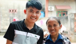 'Mở bát' đầu năm, con trai bà Tân Vlog đã nhận 'gạch đá' vì làm vlog phản cảm