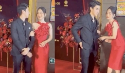 Á hậu Phương Nga có hành động thiếu tinh tế khiến bạn trai sững người trên thảm đỏ