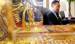 Tin tức kinh doanh hot 24h ngày 19/3: Giá vàng giảm, Đại gia 'giàu nứt đố đổ vách' ngậm ngùi mất hàng trăm nghìn tỷ