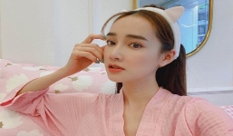 Tự tin khoe nhan sắc xinh đẹp, Nhã Phương để lộ chi tiết đáng lo ngại