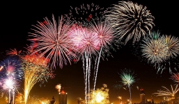 Nghỉ lễ 30/4 và 1/5: Hà Nội không bắn pháo hoa, TPHCM bắn pháo hoa tại 4 điểm