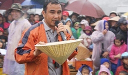 MC Quyền Linh bị hàng xóm 'phơi bày' bản chất con người thật ở ngoài đời