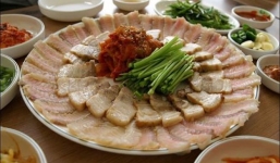 Mẹo luộc thịt lợn không phải ai cũng biết để ngon, ngọt, không hôi