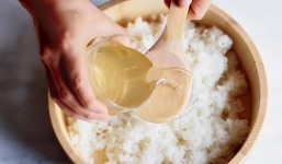 Thêm thứ này vào khi nấu cơm sẽ có kết quả bất ngờ: Cơm dẻo, ngọt, giàu dinh dưỡng