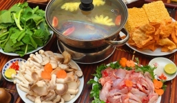 Loại rau tuyệt đối không nhúng khi ăn lẩu gà, lẩu riêu cua ít người biết