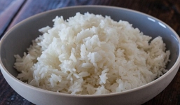 3 thói quen sai lầm khi ăn cơm: Điều cuối cùng nhiều người hay mắc phải