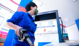 Bộ Công Thương gọi tên 6 doanh nghiệp xăng dầu không nhập đủ hàng