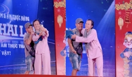 Hoài Linh đi hát hội chợ, có hành động đáng nể dành cho khán giả khiến CDM xuýt xoa