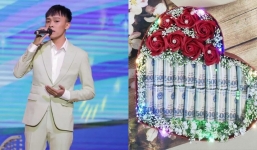 Hồ Văn Cường được fan tặng hộp quà toàn tiền mặt nhân dịp sinh nhật
