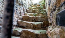 Lời tiên tri ám ảnh của một nữ tu và bậc thang thứ 13, câu chuyện sau đấy mới đáng sợ