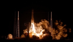 Sứ mệnh lên mặt trăng lịch sử có nguy cơ rơi vào thảm họa sau khi gặp phải 'sự bất thường'