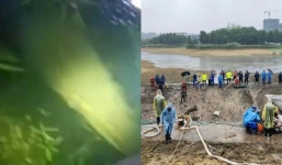 Thủy quái xuất hiện, người dân hoảng hốt bơm cạn nước hồ để vây bắt đến nghẹt thở