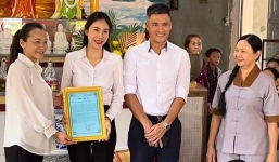 Thủy Tiên và Công Vinh gặp phải tình cảnh khó thấu sau khi miệt mài từ thiện, bất chấp thị phi trong quá khứ