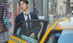 Song Joong Ki được ngợi khen hết lời khi hiện diện giữa nghi vấn bị Song Hye Kyo 'cắm sừng'