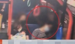 Thấy chất lỏng lạ trên cổ khi ngủ trên xe buýt, cô gái sợ hãi khi biết sự thật