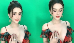 Lâm Khánh Chi khoe vẻ quyến rũ sau khi hoàn tất quá trình trở thành phụ nữ đích thực