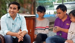 'Người qua đường' ghi trọn hành động cực đẹp của MC Quyền Linh với trẻ em khó khăn