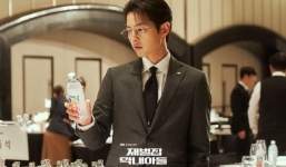 Song Joong Ki liên tiếp nhận tin vui đúng thời điểm chờ đợi con đầu lòng ra đời