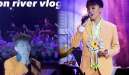 Hồ Văn Cường gặp sự cố trên sân khấu âm nhạc, hành động sau đó khiến khán giả rần rần vỗ tay