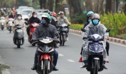 Không khí lạnh tràn về kết hợp với bão số 5: Bắc bộ nền nhiệt giảm mạnh kèm mưa giông