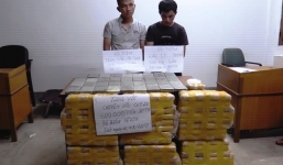 Bắt 2 đối tượng người nước ngoài mang 600.000 viên ma túy vào Việt Nam